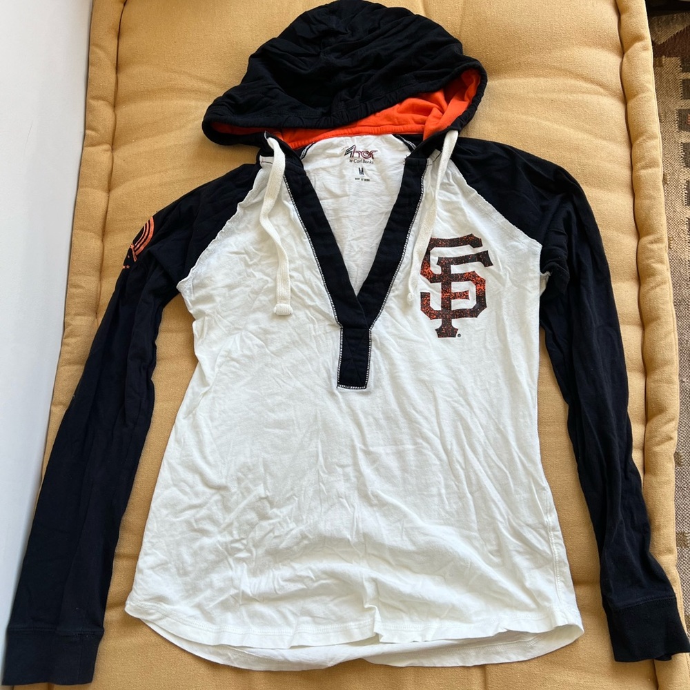 San Francisco Giants Deep V long sleeve hooded tee size M